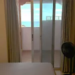 Ocean Breeze Retreat *